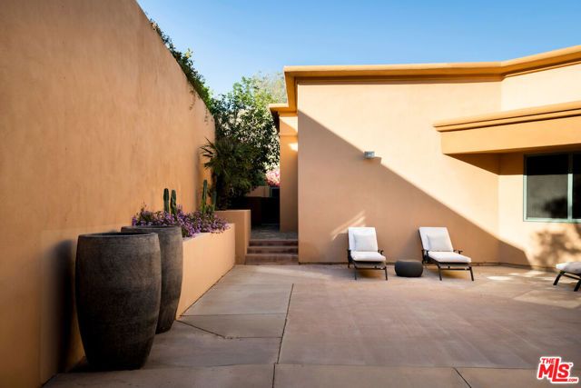 136 Netas Drive, Palm Desert, CA 92260