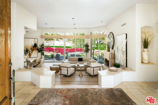 136 Netas Drive, Palm Desert, CA 92260