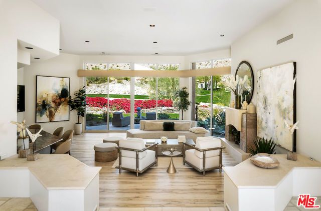 136 Netas Drive, Palm Desert, CA 92260