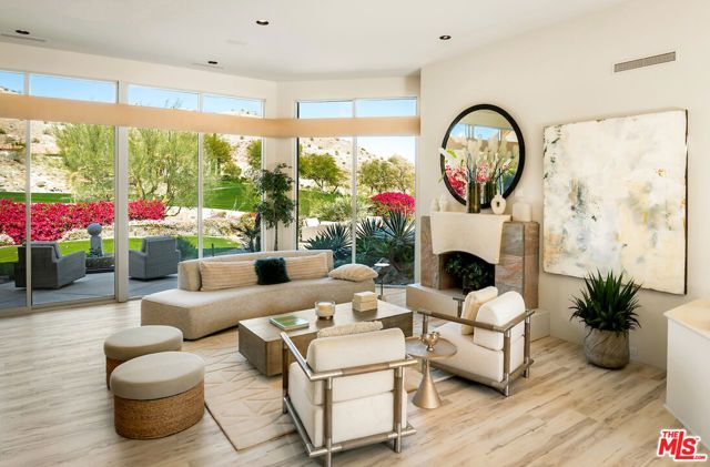 136 Netas Drive, Palm Desert, CA 92260