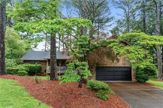 490 Hunters Glen Court, Lawrenceville, GA 30044