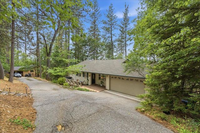 11869 Oracle Dr, Grass Valley, CA 95949