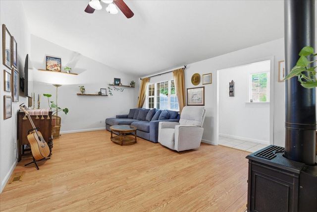 11869 Oracle Dr, Grass Valley, CA 95949