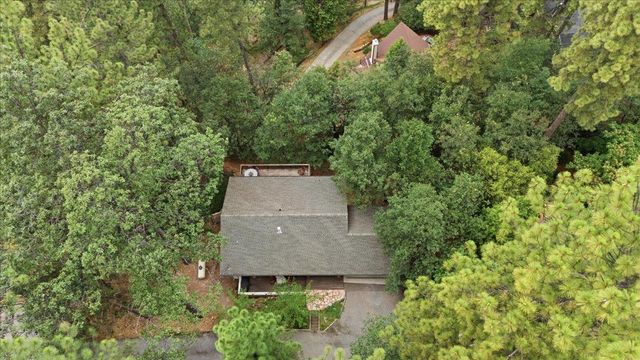 11869 Oracle Dr, Grass Valley, CA 95949
