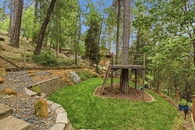 11869 Oracle Dr, Grass Valley, CA 95949