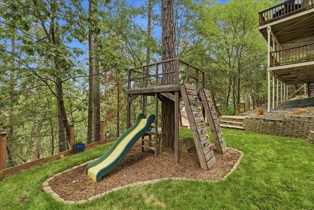 11869 Oracle Dr, Grass Valley, CA 95949