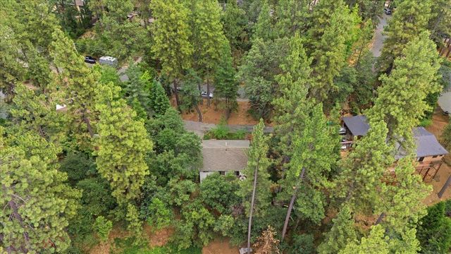 11869 Oracle Dr, Grass Valley, CA 95949