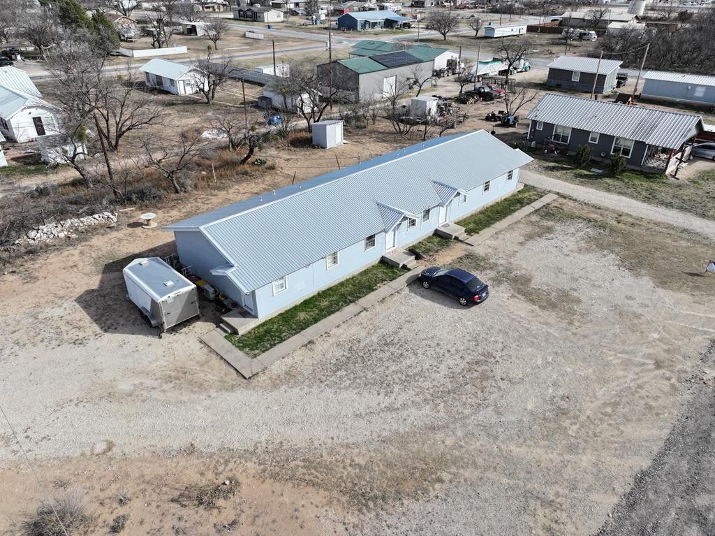 Image 10 of property listing at 610 Garden Street, Sterling City, TX 76951