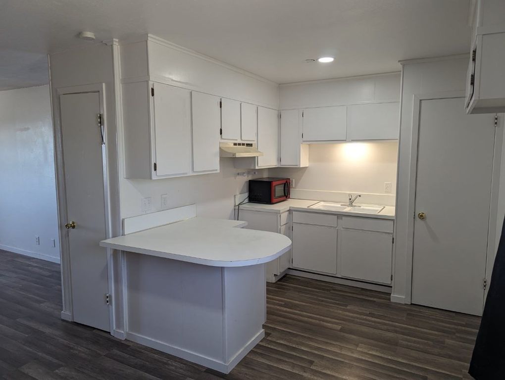 Image 4 of property listing at 610 Garden Street, Sterling City, TX 76951