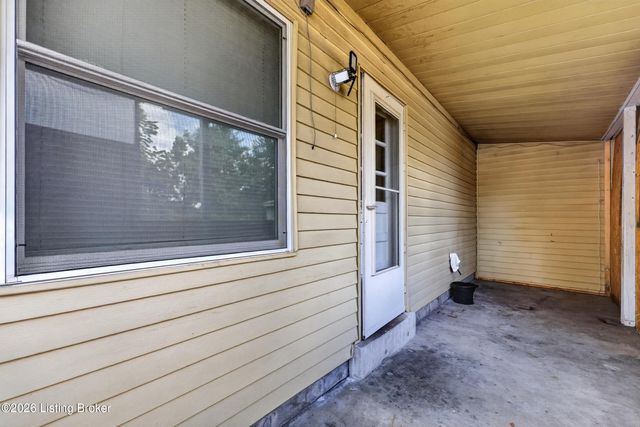 4919 Warbler Way, Louisville, KY 40213