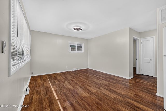 4919 Warbler Way, Louisville, KY 40213