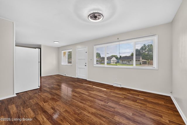 4919 Warbler Way, Louisville, KY 40213