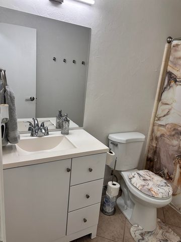 922 S Lipona Road, Tallahassee, FL 32304