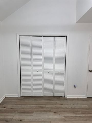 922 S Lipona Road, Tallahassee, FL 32304