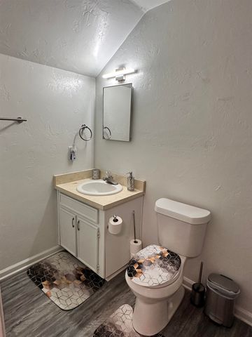 922 S Lipona Road, Tallahassee, FL 32304