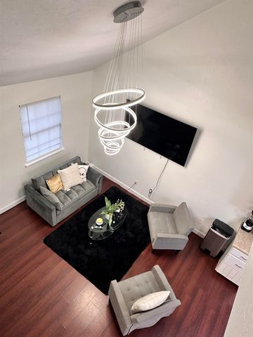 922 S Lipona Road, Tallahassee, FL 32304