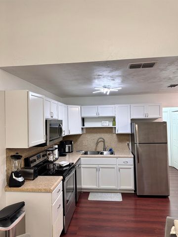 922 S Lipona Road, Tallahassee, FL 32304