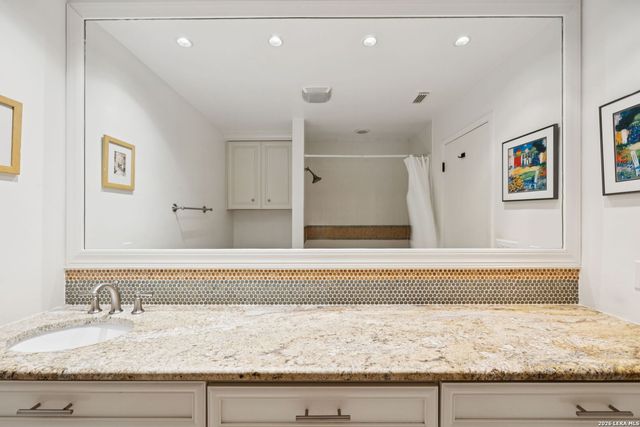 8926 Wexford St, San Antonio, TX 78217