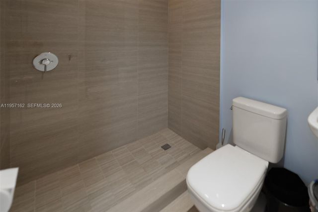 3250 NE 188th St 404, Aventura, FL 33180