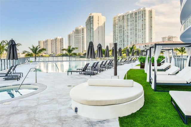 3250 NE 188th St 404, Aventura, FL 33180