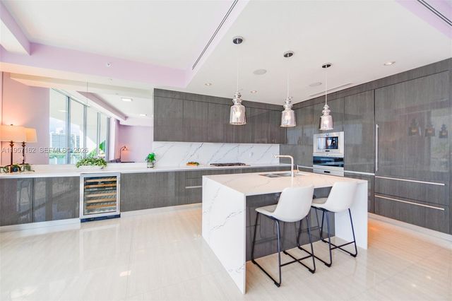 3250 NE 188th St 404, Aventura, FL 33180