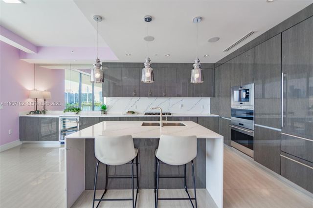 3250 NE 188th St 404, Aventura, FL 33180