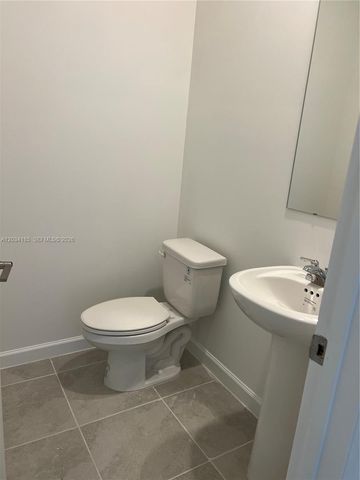 1540 NW 1st St, Florida City, FL 33034
