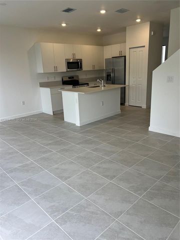 1540 NW 1st St, Florida City, FL 33034