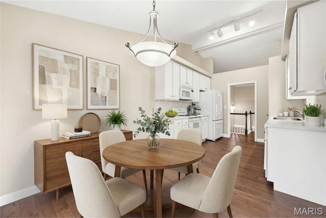 24 Summit Pointe Court 4A, St Charles, MO 63301