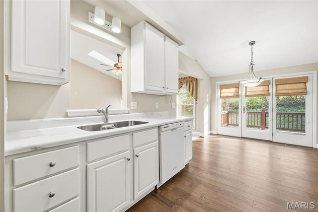 24 Summit Pointe Court 4A, St Charles, MO 63301