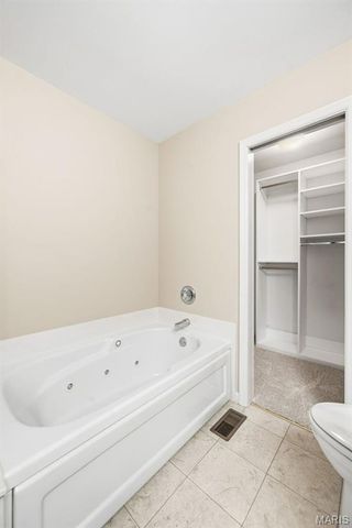 24 Summit Pointe Court 4A, St Charles, MO 63301