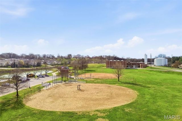 24 Summit Pointe Court 4A, St Charles, MO 63301