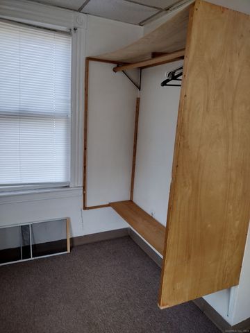 807 East Main Street 6, Waterbury, CT 06705