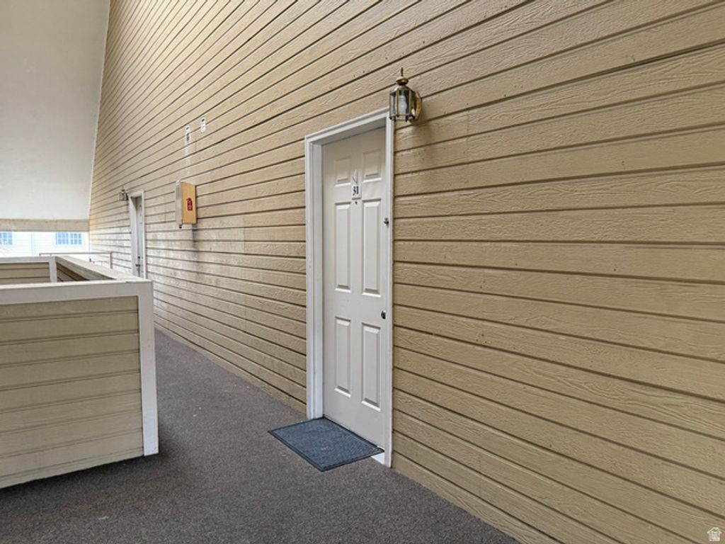 Image 2 of property listing at 1222 E WATERSIDE CV #31, Midvale, UT 84047