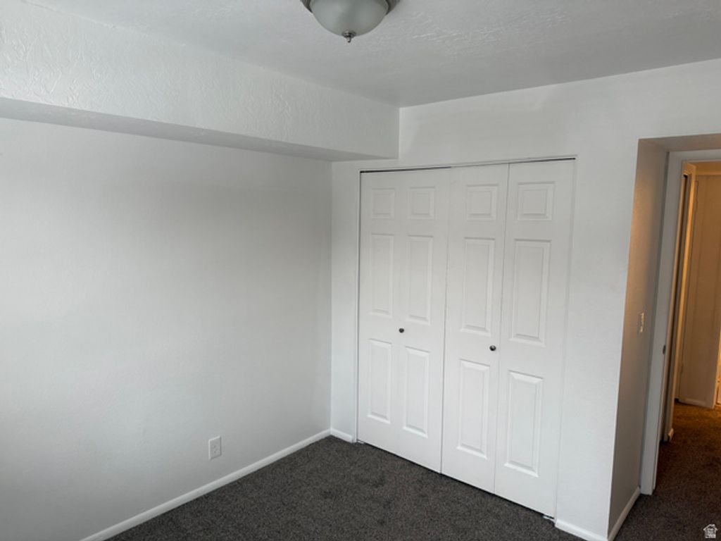 Image 12 of property listing at 1222 E WATERSIDE CV #31, Midvale, UT 84047