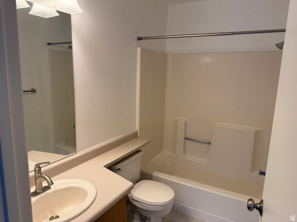 Image 14 of property listing at 1222 E WATERSIDE CV #31, Midvale, UT 84047