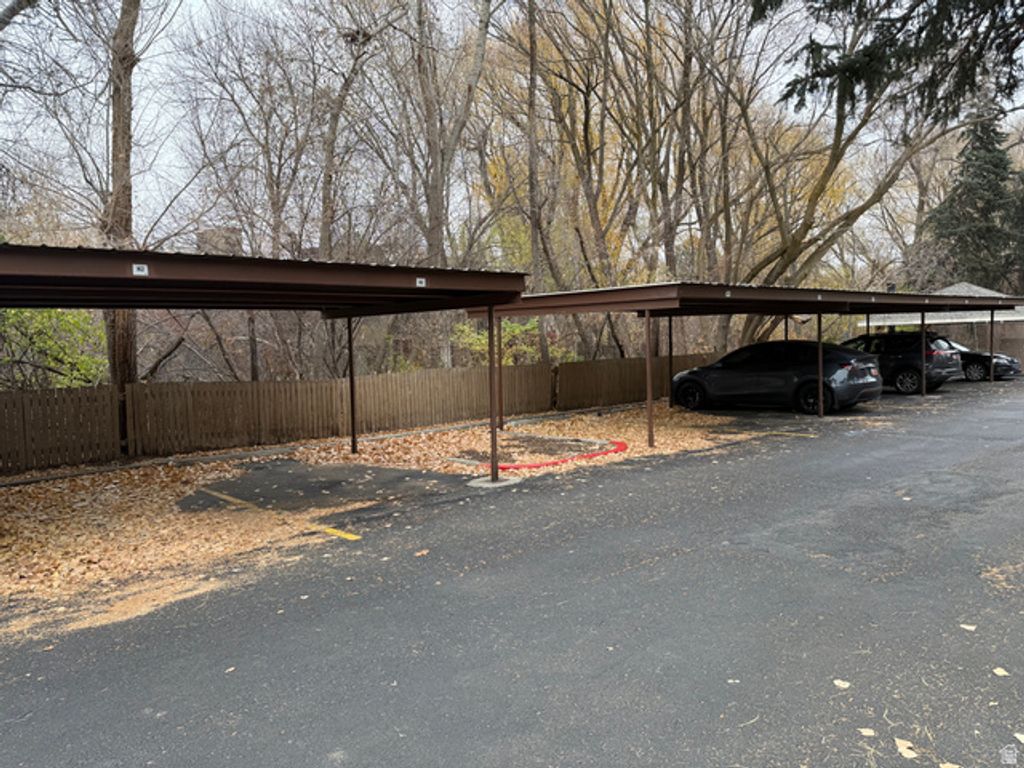 Image 16 of property listing at 1222 E WATERSIDE CV #31, Midvale, UT 84047