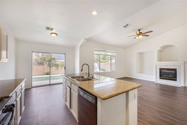 2568 Golden Bay Court, Henderson, NV 89052