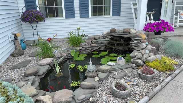39 Carrie Marie Lane, Parma, NY 14468