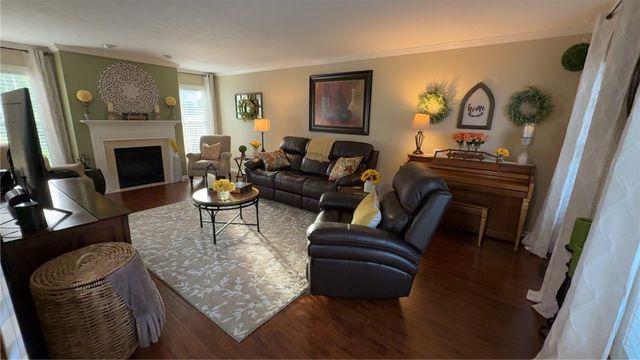 39 Carrie Marie Lane, Parma, NY 14468