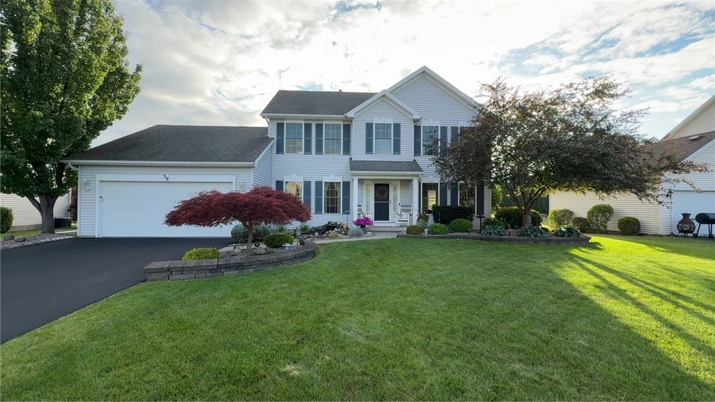 39 Carrie Marie Lane, Parma, NY 14468