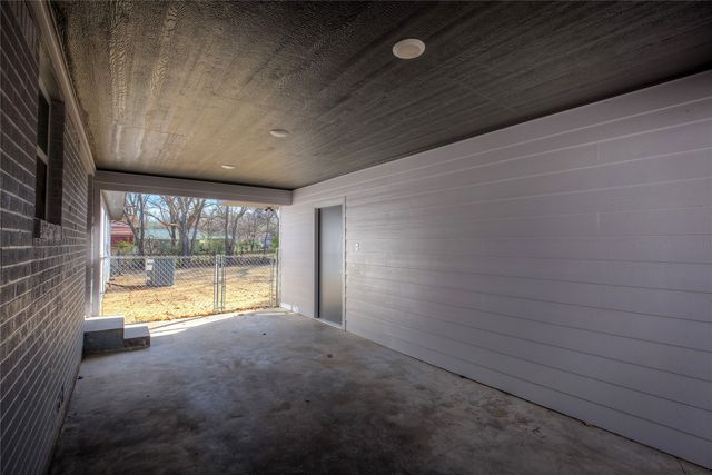 946 Jefferson Street E, Sulphur Springs, TX 75482