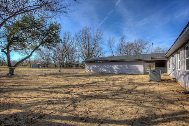 946 Jefferson Street E, Sulphur Springs, TX 75482