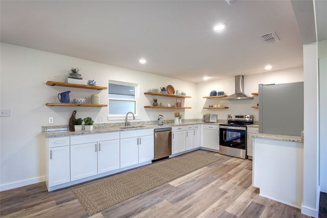 946 Jefferson Street E, Sulphur Springs, TX 75482