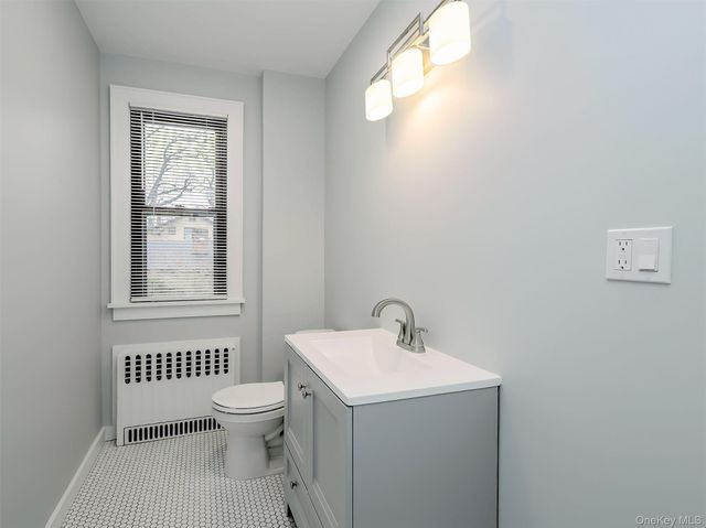 34 Forest Ave Ste 2 3, Glen Cove, NY 11542