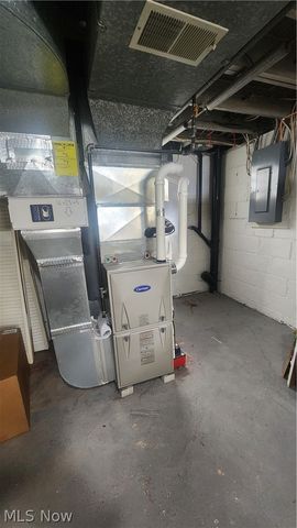 237 7th Street NW, New Philadelphia, OH 44663