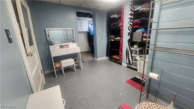 237 7th Street NW, New Philadelphia, OH 44663