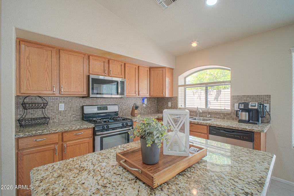 42539 W BUNKER Drive, Maricopa, AZ 85138 — photo 3