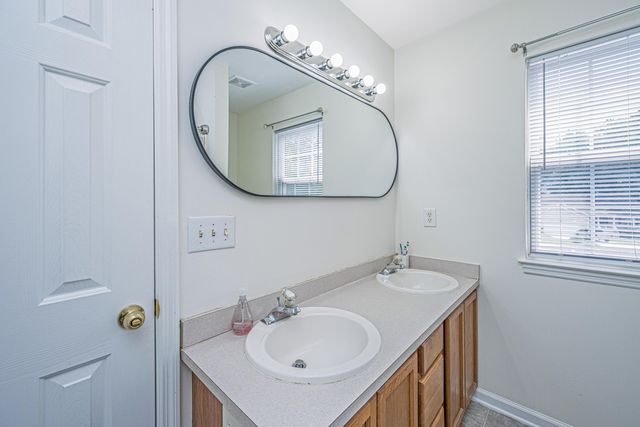 138 Hanahan Plantation Circle, Hanahan, SC 29410