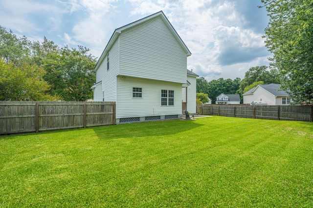 138 Hanahan Plantation Circle, Hanahan, SC 29410